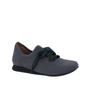 L’Amour Des Pieds Taimah Sneaker